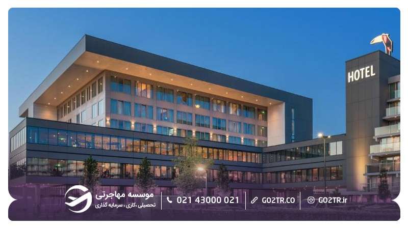 محیط بیرونی هتل وان در والک
