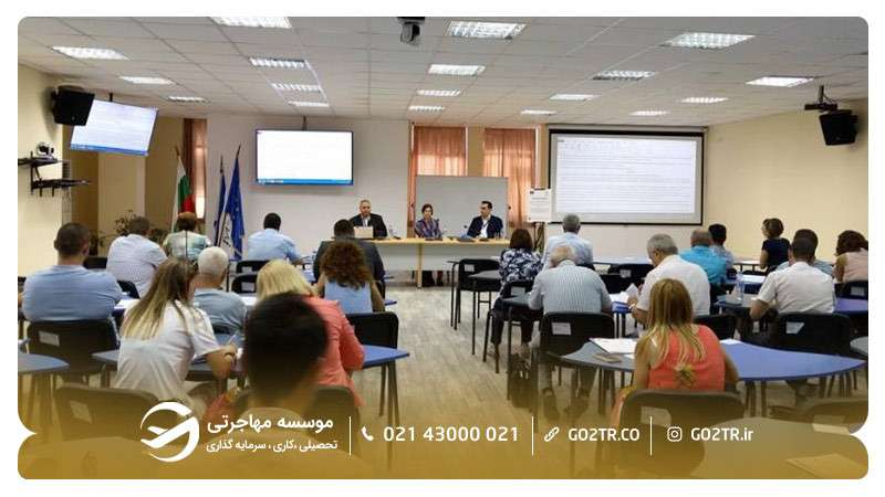 کلاس دانشگاه مدیریت وارنا